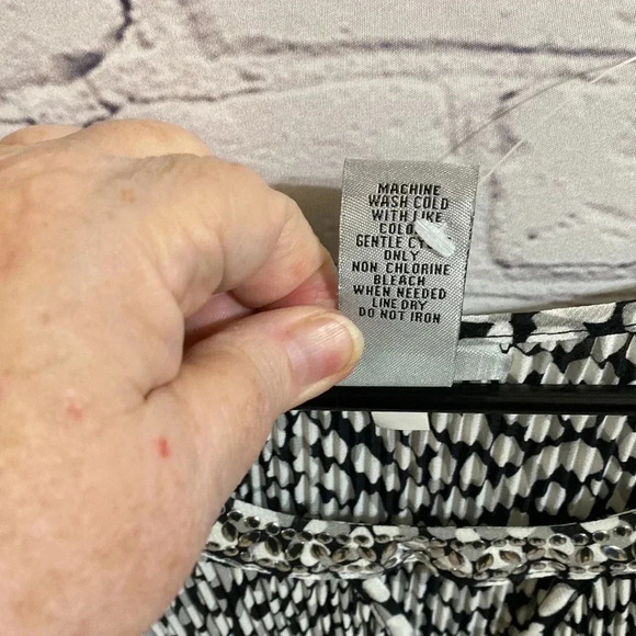 Catherines Black Blue Crystal Pleated Embellished  Nevkline Two Tone Blo… - Picture 3 of 7